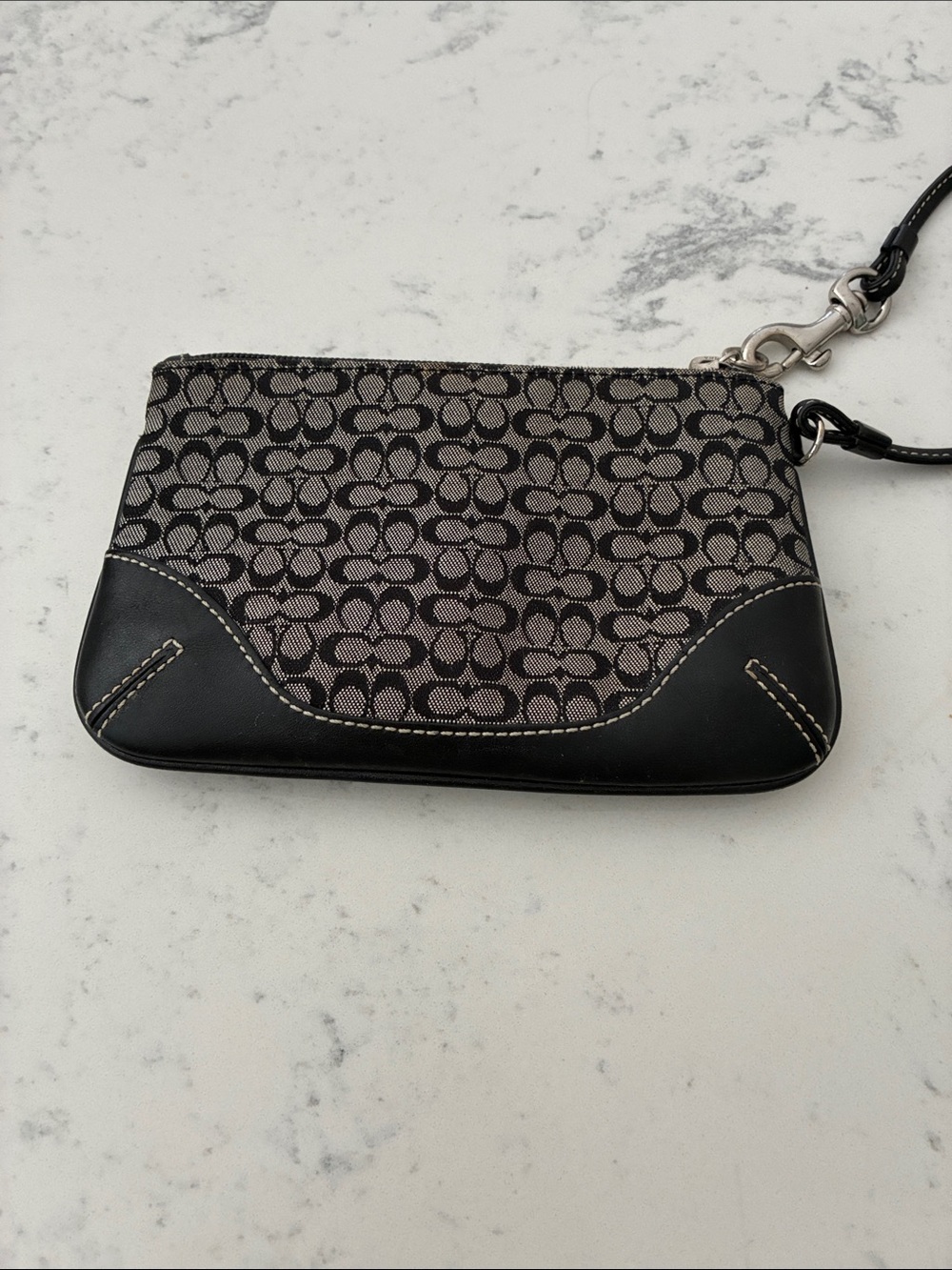 Coach Signature Canvas Wristlet - Black/Gray